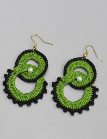 Pendientes de lichi verde y negro